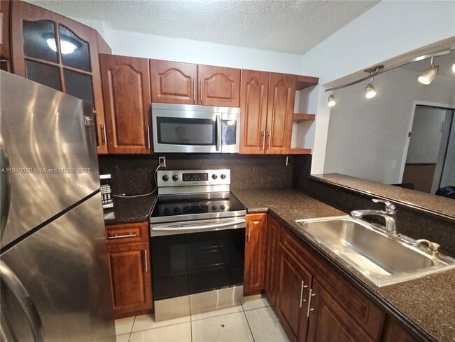 Foto del edificio - 8145 NW 7th St