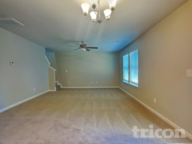 Foto del edificio - 572 Lakerun Dr