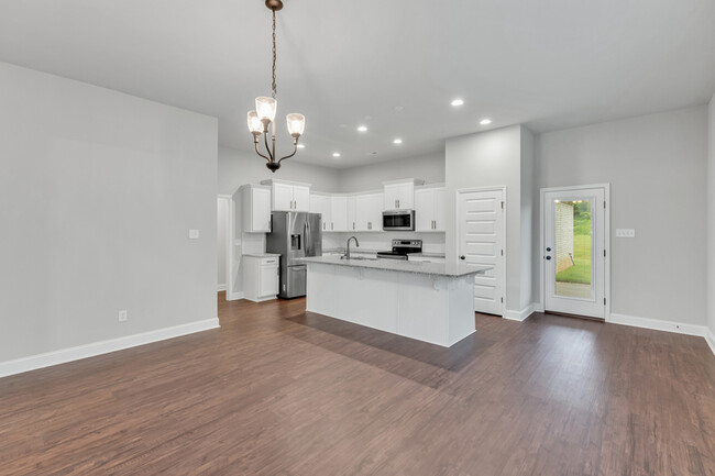 Building Photo - 142 Gardencove Cir
