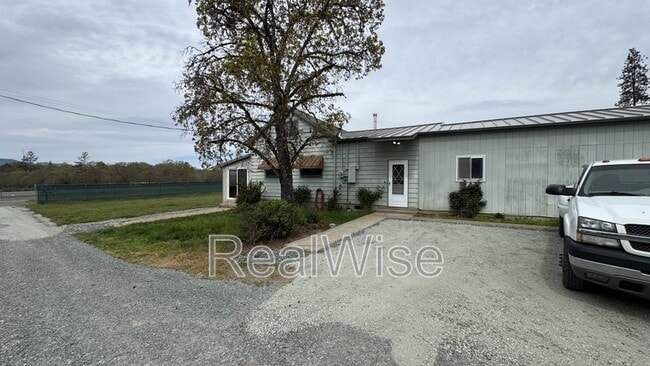 Building Photo - 6201 Highland Ave