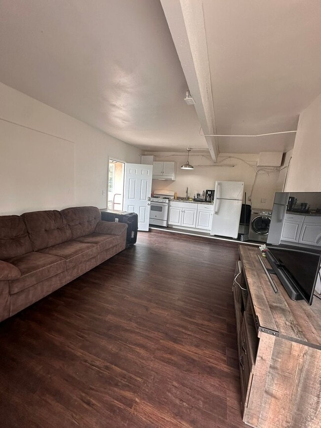 Building Photo - 1153-1155 Emory Street