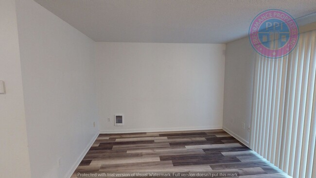 Foto del edificio - SPRING MOVE IN SPECIAL - 1/2 OFF FIRST MON...