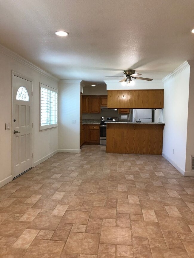 Building Photo - North HB Single Story 2 bedroom 1 bathroom...