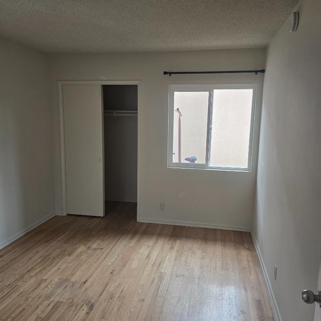 Building Photo - 1424 Colby Ave