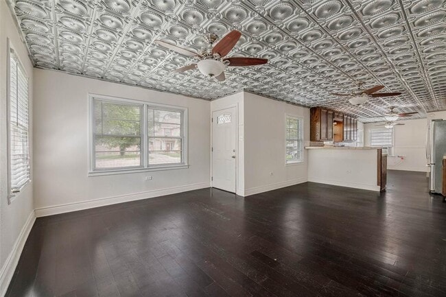 Building Photo - 1116 Kettler St