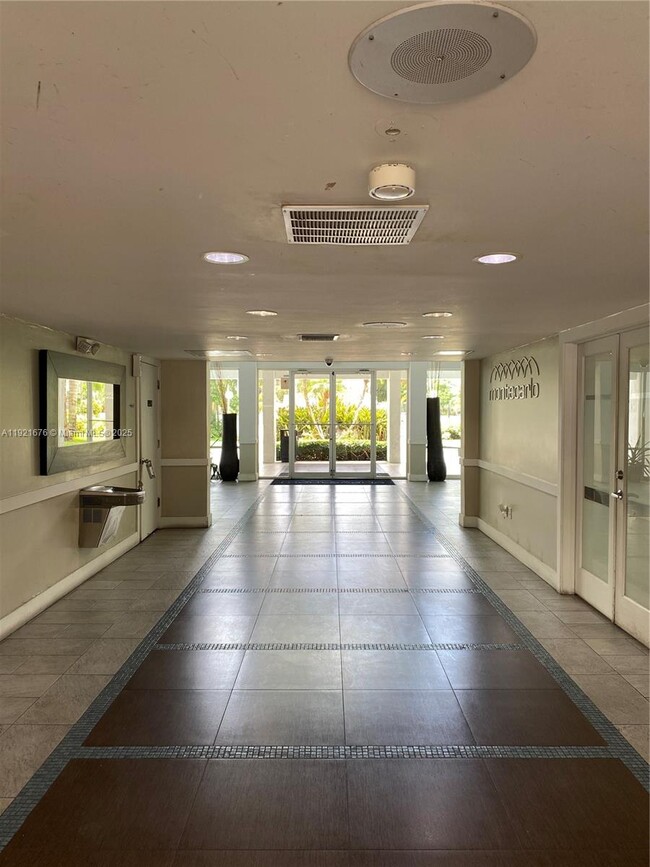 Foto del edificio - 492 NW 165th St