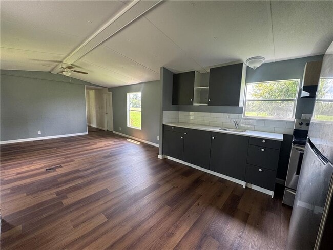 Foto del edificio - 7238 Halima Rd