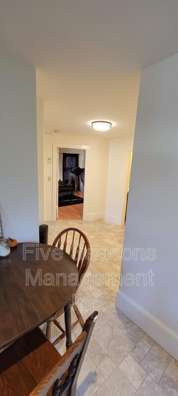 Building Photo - 19 Fletcher Pl