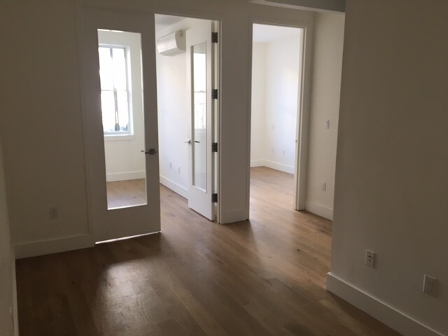 Foto principal - 85 Montrose Ave