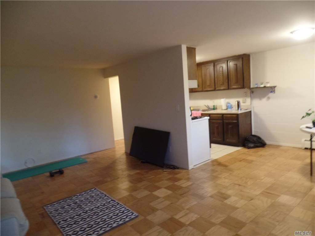 Primary Photo - 1233 Melville Rd