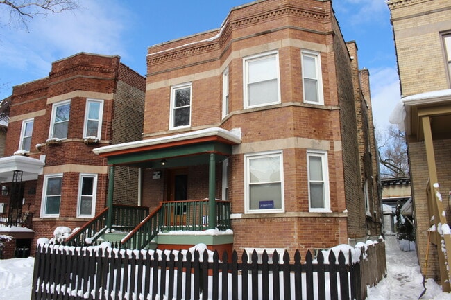 Building Photo - 2214 W Eastwood Ave