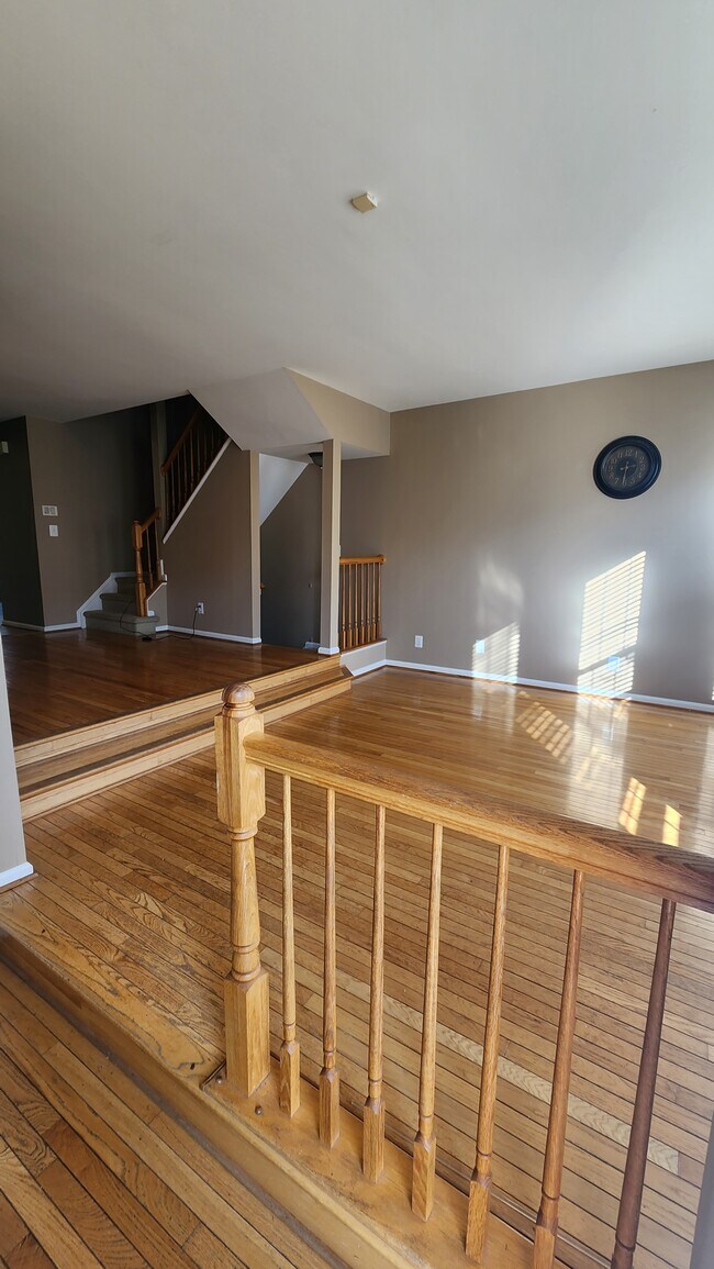Building Photo - 2562 James Monroe Cir
