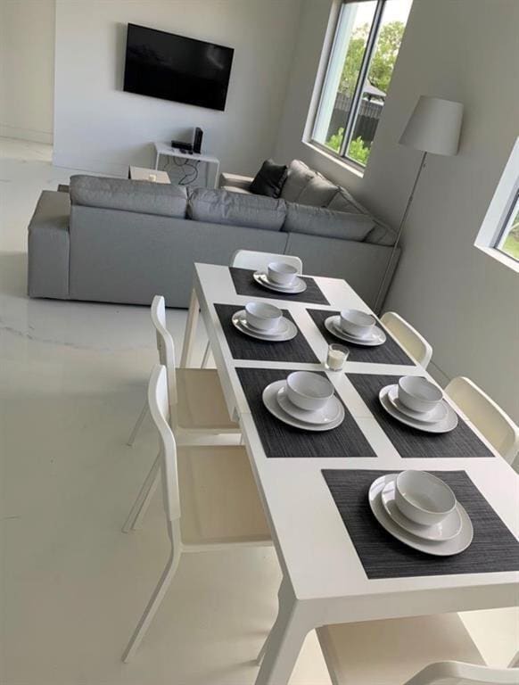 Building Photo - 520 Foster Rd