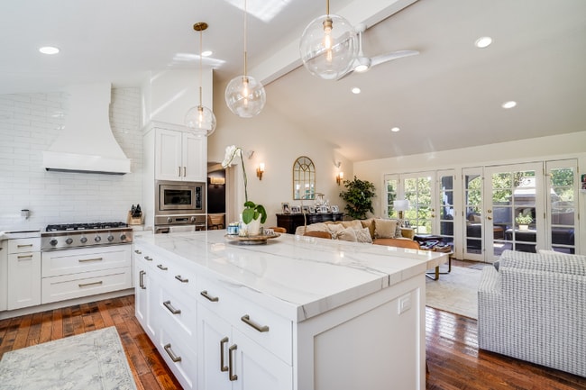 Photo - 828 Richard Ln House