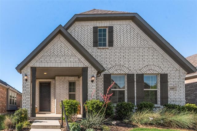Building Photo - 609 Plaza Ln