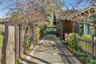 Building Photo - 1325 Cowper St