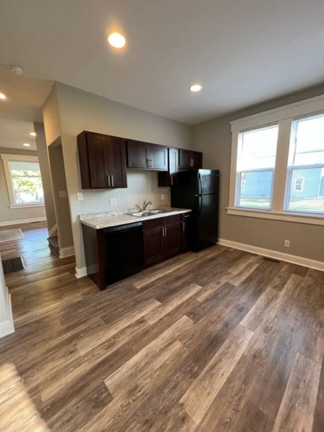 Building Photo - 764-768-768 S 17th St
