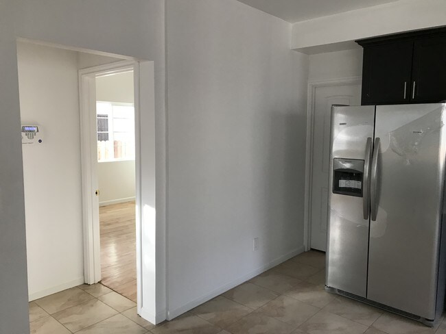 Foto del edificio - 4034 Halldale Ave