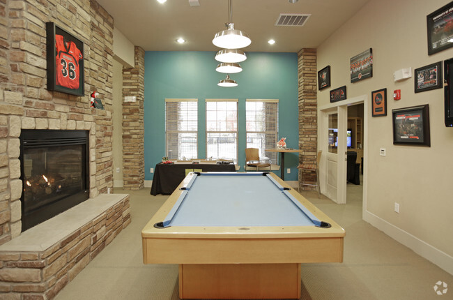 Interior Photo - Diamond Club Apartments