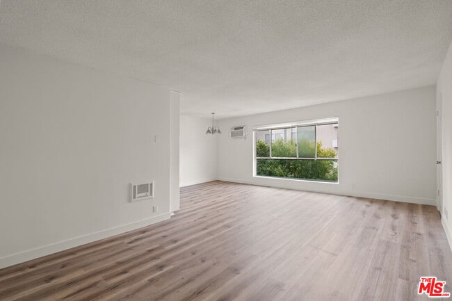 Building Photo - 10653 Holman Ave