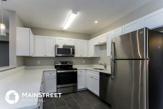 Foto del edificio - 8464 Hollyhock Ave