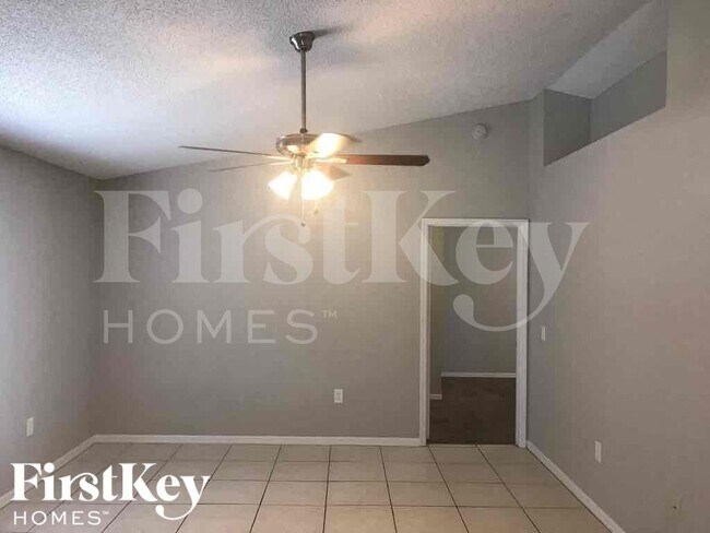 Foto del edificio - 7424 Little Pond Ct