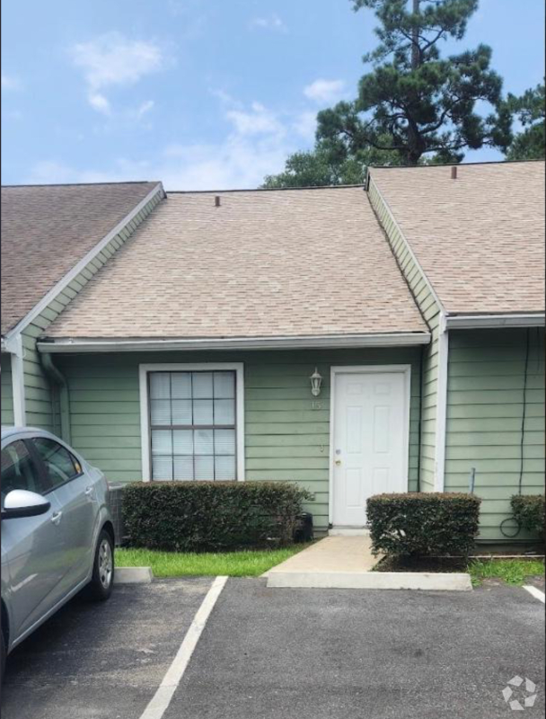 Building Photo - 301 S Lipona Rd