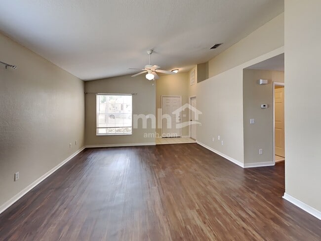 Foto del edificio - 3244 Grand Pines Dr