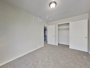 Building Photo - Maple Valley Apartments