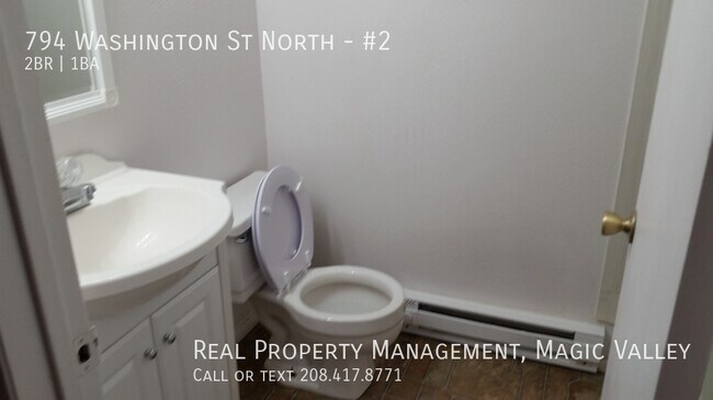 Foto del edificio - 794 Washington St N