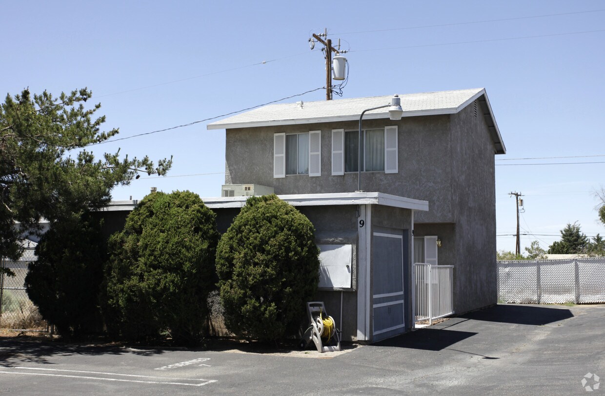 Building Photo - 15744 Bear Valley Rd