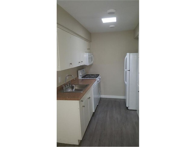 Foto del edificio - 4040 Bowser Ave