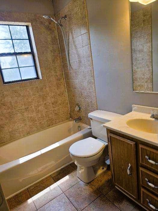 Building Photo - 2505 Glenn Pl