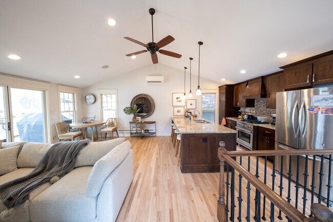 Foto del edificio - 16654 Inguadona Beach Cir SW