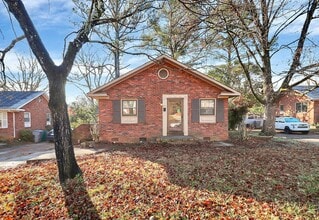 Building Photo - 3728 Dresden Dr E