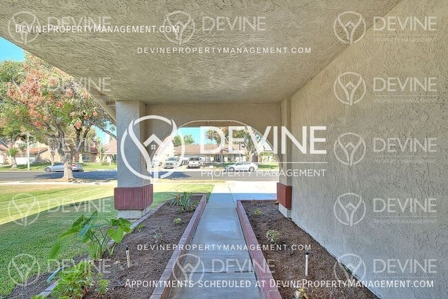 Building Photo - 2638 S Virginia Way