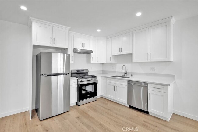 Foto del edificio - 13018 Valleyheart Dr