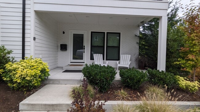Front porch - 3675 SE 13th Ave