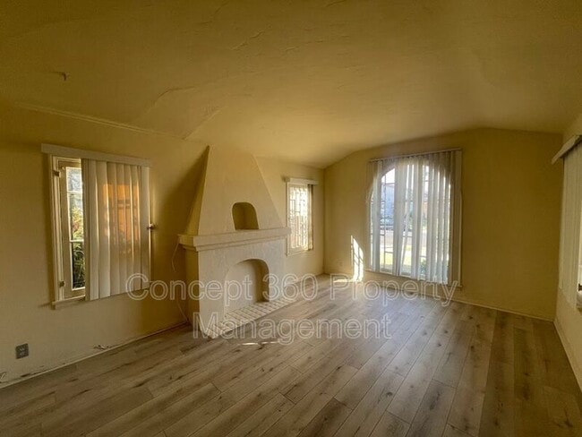 Building Photo - 3630 W 60th St