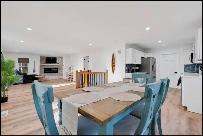 Building Photo - 42 Wooding Pl