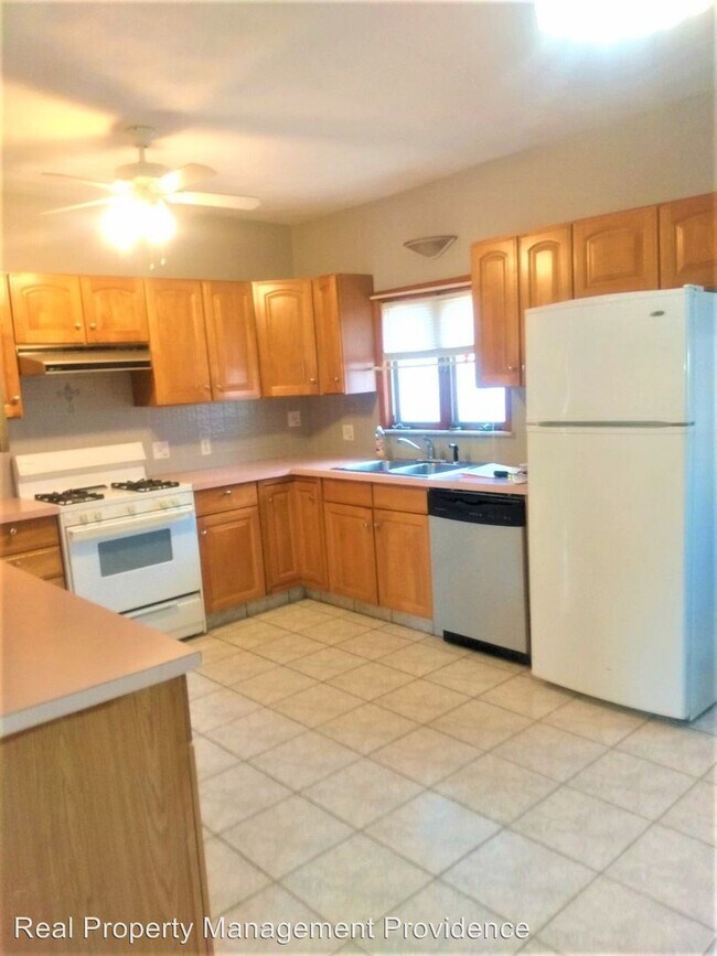 Foto del edificio - 3 br, 2 bath House - 16 Baltimore Street