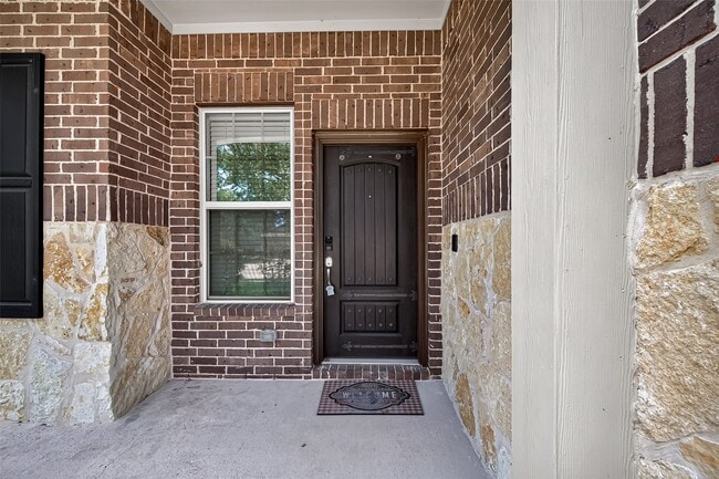 Building Photo - 20223 Highfield Park Dr