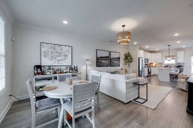 Foto del edificio - Townhome For Lease