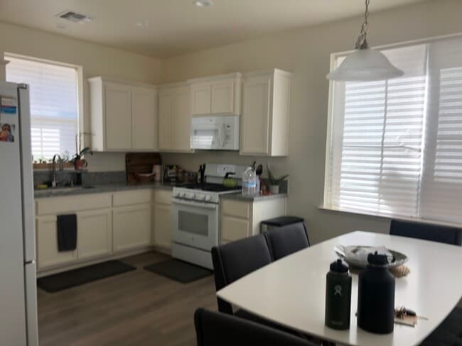 Building Photo - 4443 Silver Cedar Ln