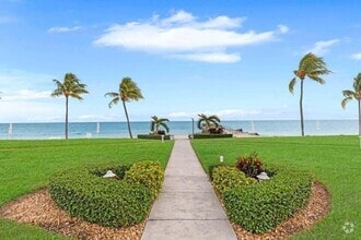 Building Photo - 799 W Ocean Dr