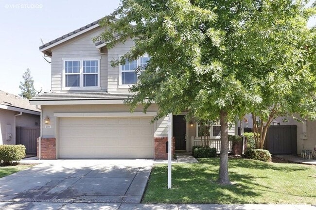Beautiful Natomas Park Home – 5 Bed / 3 Bath, new interior paint, 2 story! - Beautiful Natomas Park Home – 5 Bed / 3 Bath, new interior paint, 2 story!