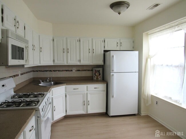 Foto del edificio - 32 Lafayette Ct