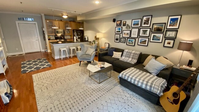 Foto del edificio - 904 Jefferson St