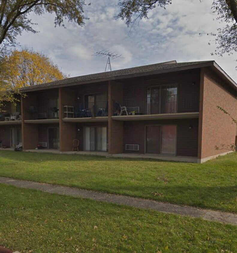 Primary Photo - 736 Elm St