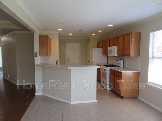 Building Photo - 1125 Marina Dr